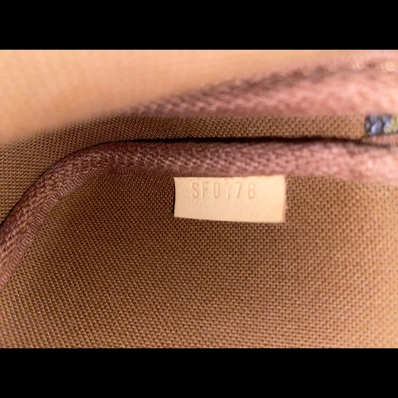 Louis Vuitton Mini Pochette AUTHENTIC/ NO FLAWS - Picture 10 of 15